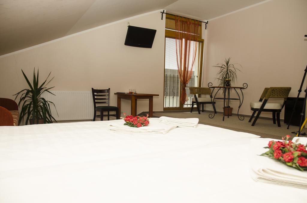 Hotel & Restaurant Signal Pardubice Exterior foto